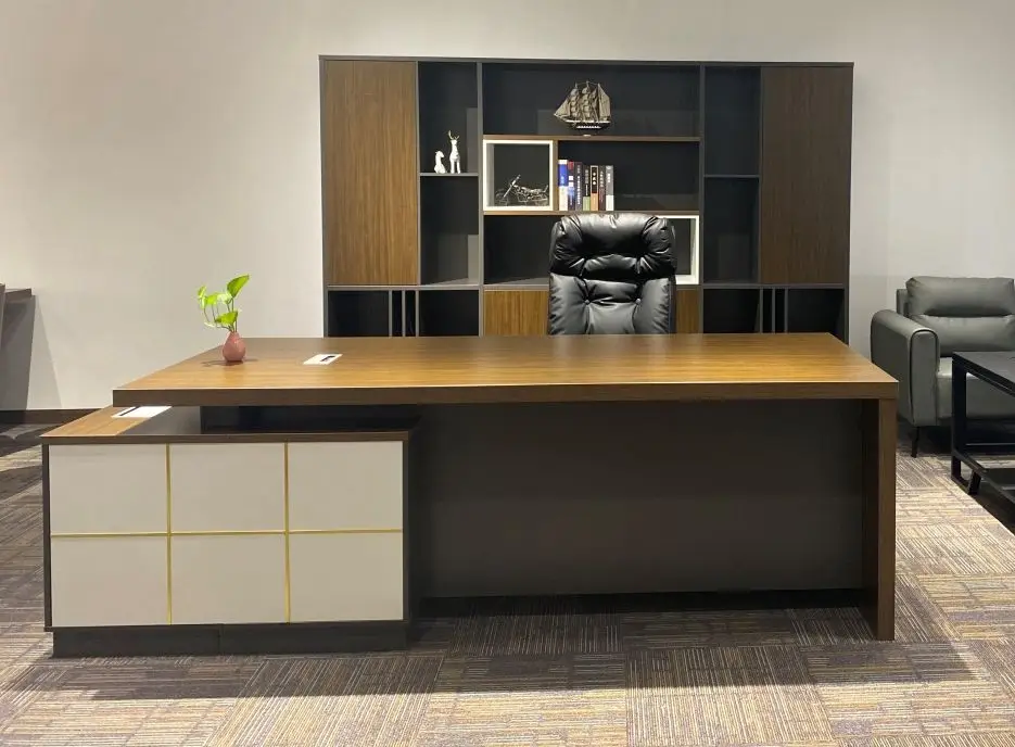 重慶辦公家具選購指南：老板桌材質(zhì)怎么選？