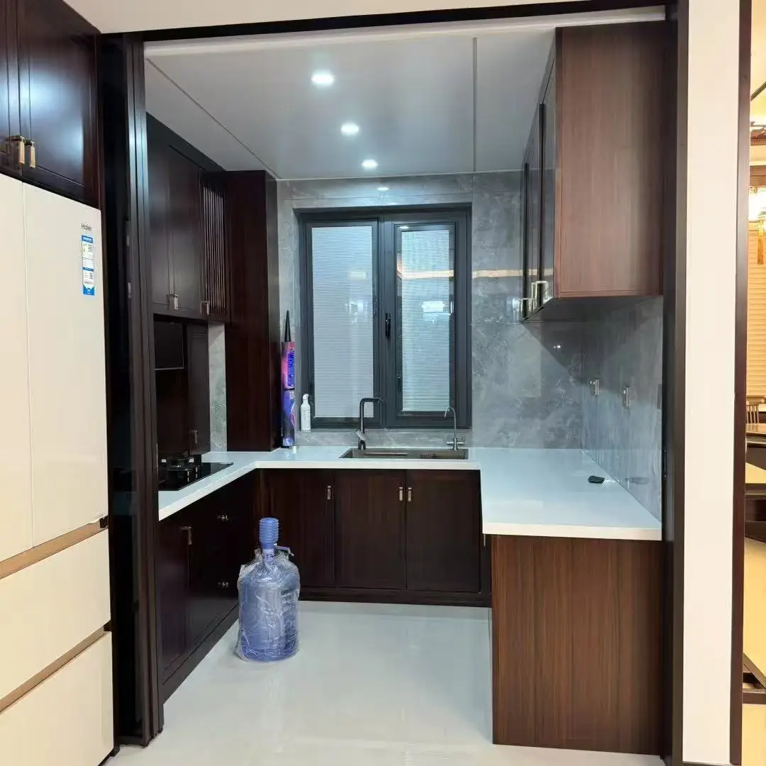 盤點(diǎn)定制化實(shí)木櫥柜生產(chǎn)廠，哪家性價(jià)比高？